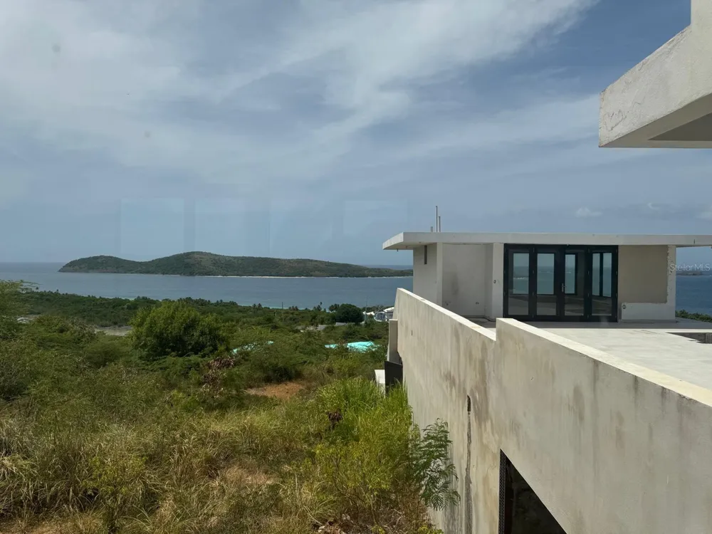 8 ALTURAS DE ZONI Culebra, PR 00775