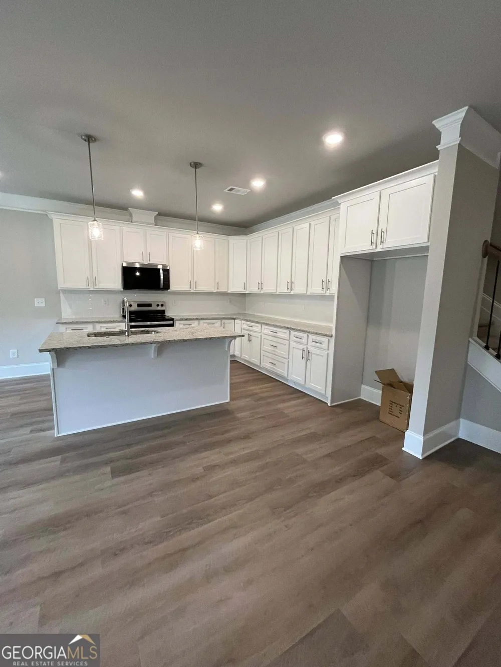 49 Creekside Commons DR Hoschton, GA 30548