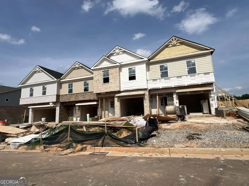 45 Creekside Commons DR Hoschton, GA 30548