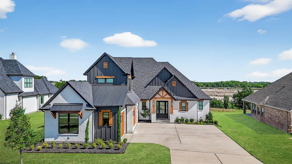 2028 Fox Bend Trace Gunter, TX 75058