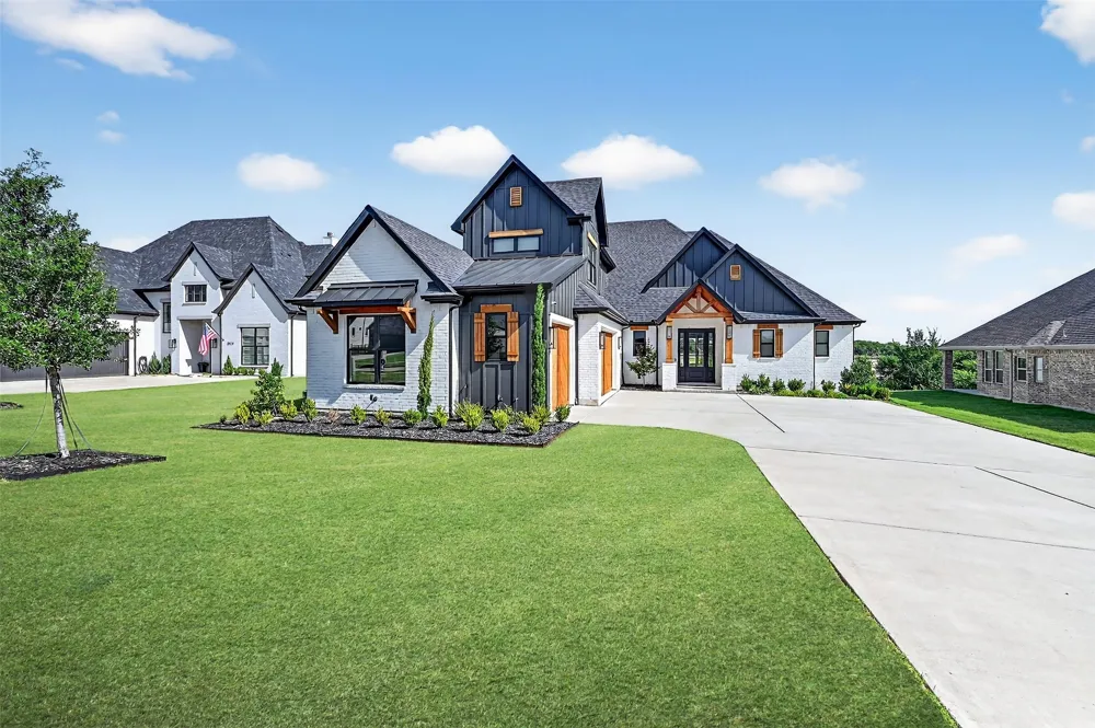 2028 Fox Bend Trace Gunter, TX 75058
