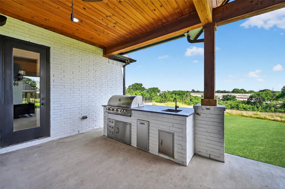 2028 Fox Bend Trace Gunter, TX 75058