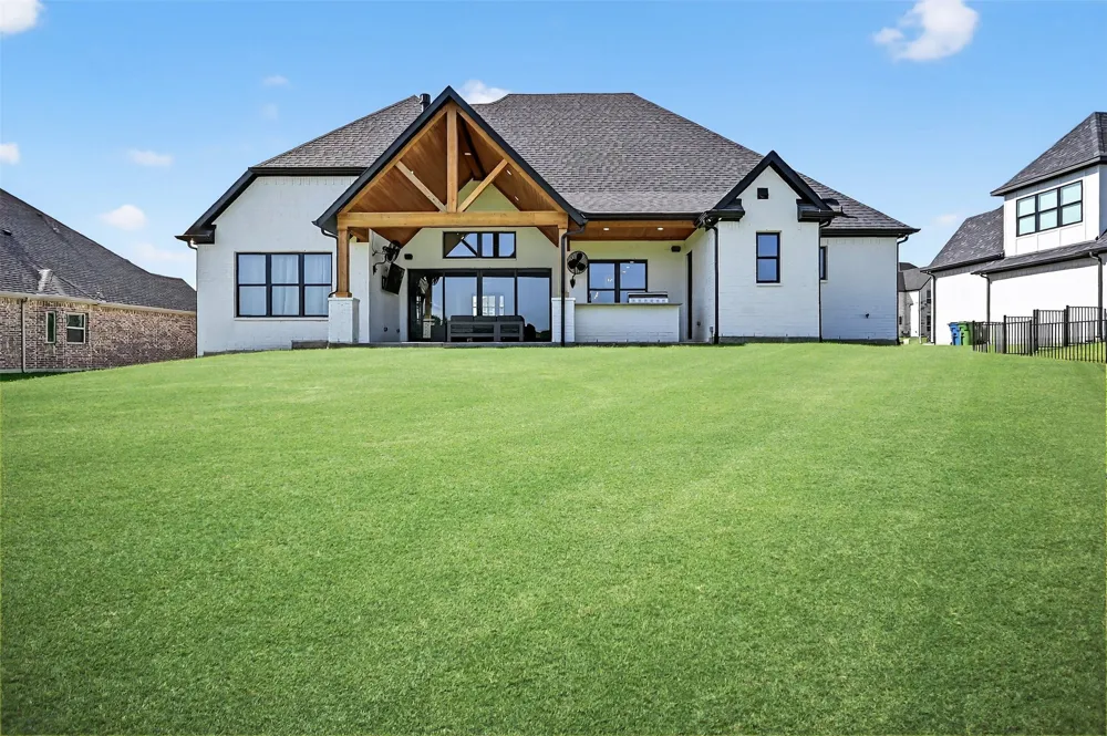 2028 Fox Bend Trace Gunter, TX 75058