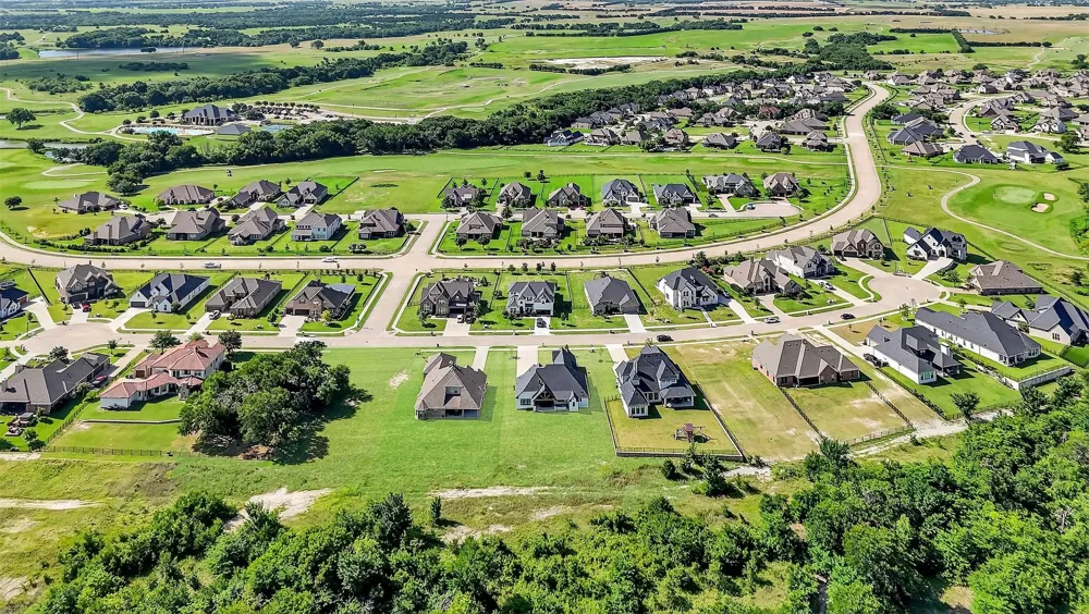 2028 Fox Bend Trace Gunter, TX 75058