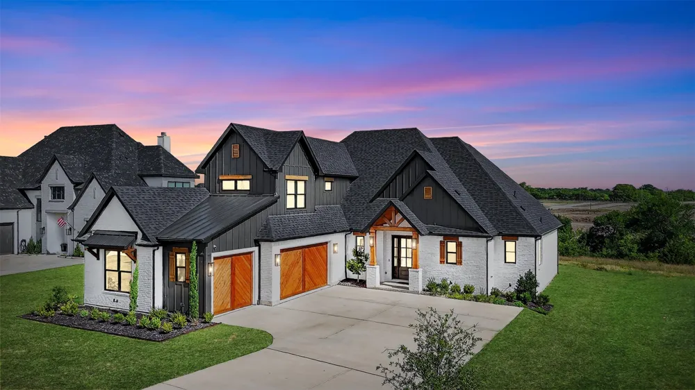 2028 Fox Bend Trace Gunter, TX 75058