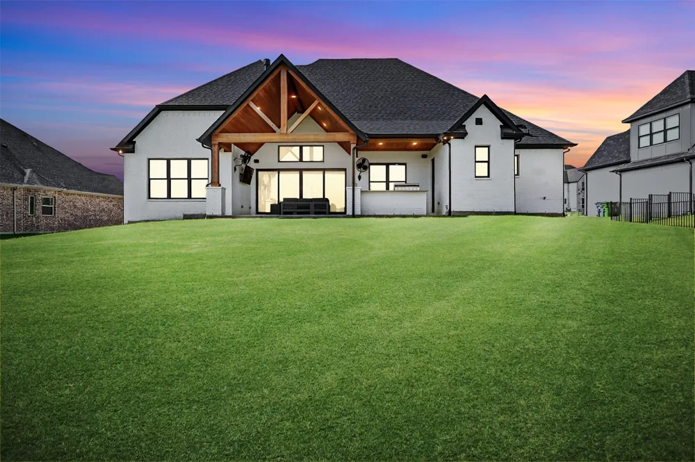 2028 Fox Bend Trace Gunter, TX 75058