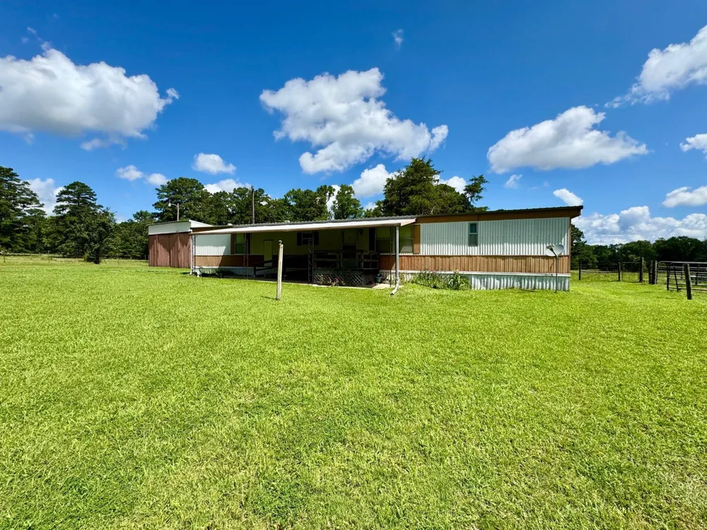 219 Acr 185 Elkhart, TX 75839