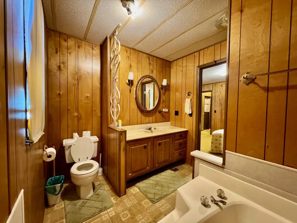 219 Acr 185 Elkhart, TX 75839