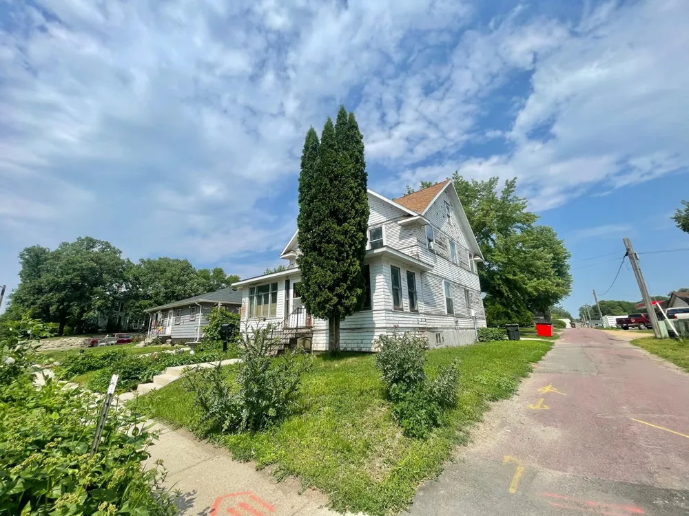 407 S Minnesota Street Redwood Falls, MN 56283