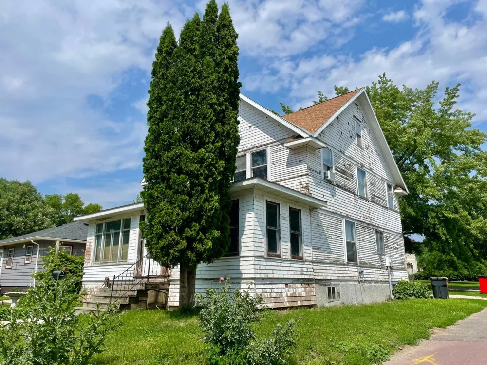 407 S Minnesota Street Redwood Falls, MN 56283