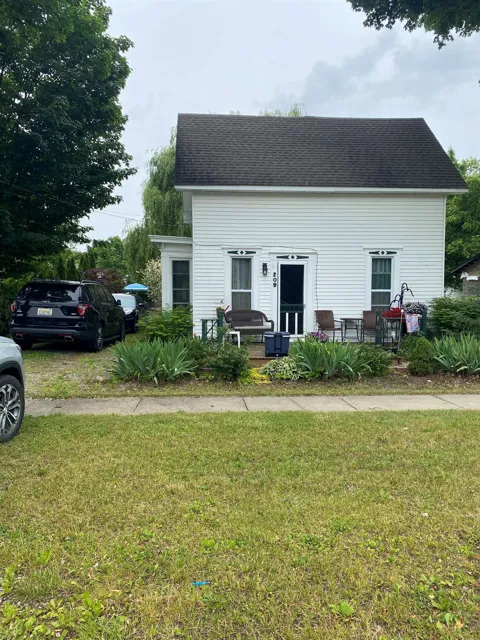 209 Pine Street