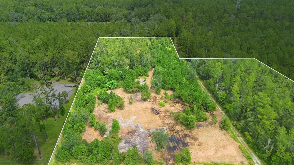 10951 E HIGHWAY 40 Silver Springs, FL 34488