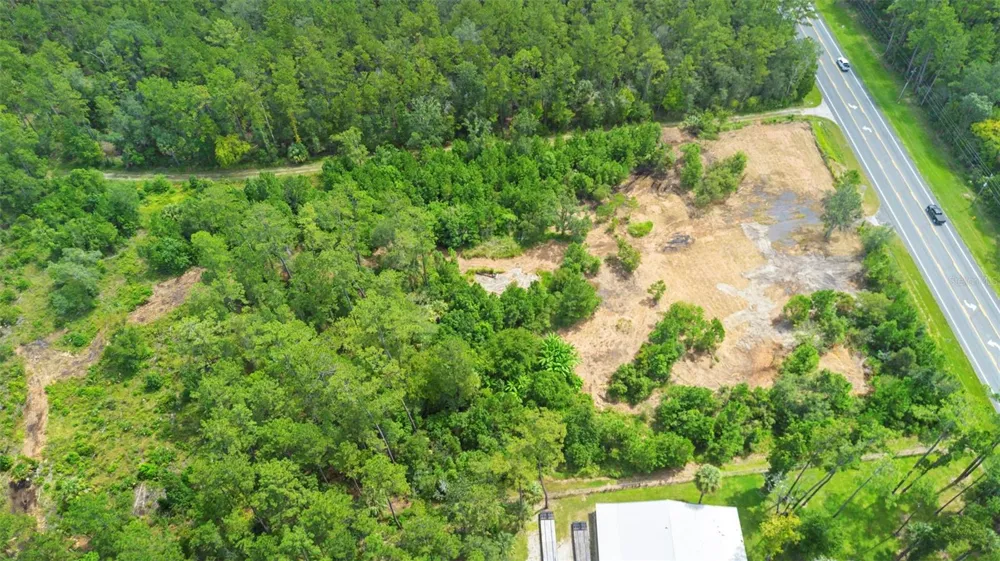10951 E HIGHWAY 40 Silver Springs, FL 34488