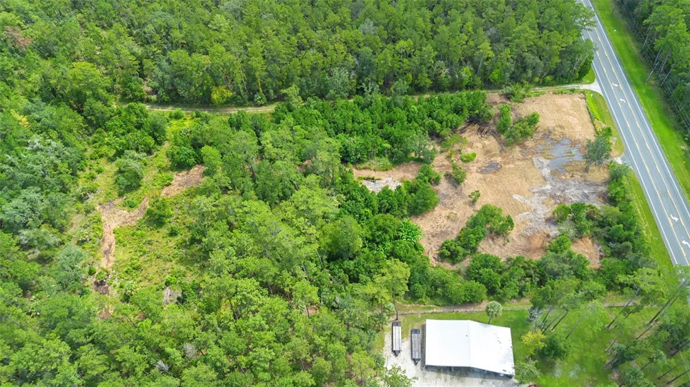 10951 E HIGHWAY 40 Silver Springs, FL 34488