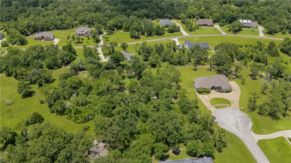 10223 Cambridge Drive Iola, TX 77861