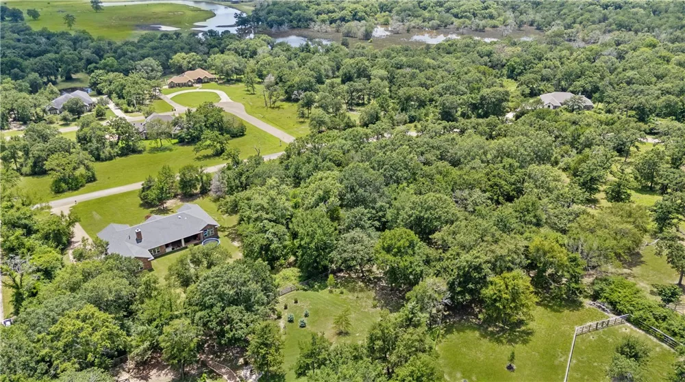 9635 Belgrave Square Iola, TX 77861