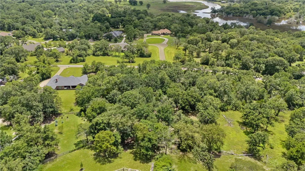 9635 Belgrave Square Iola, TX 77861