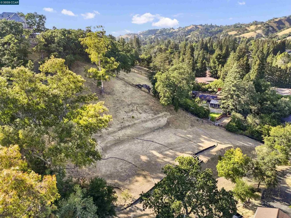 221 Dean Rd Alamo, CA 94507