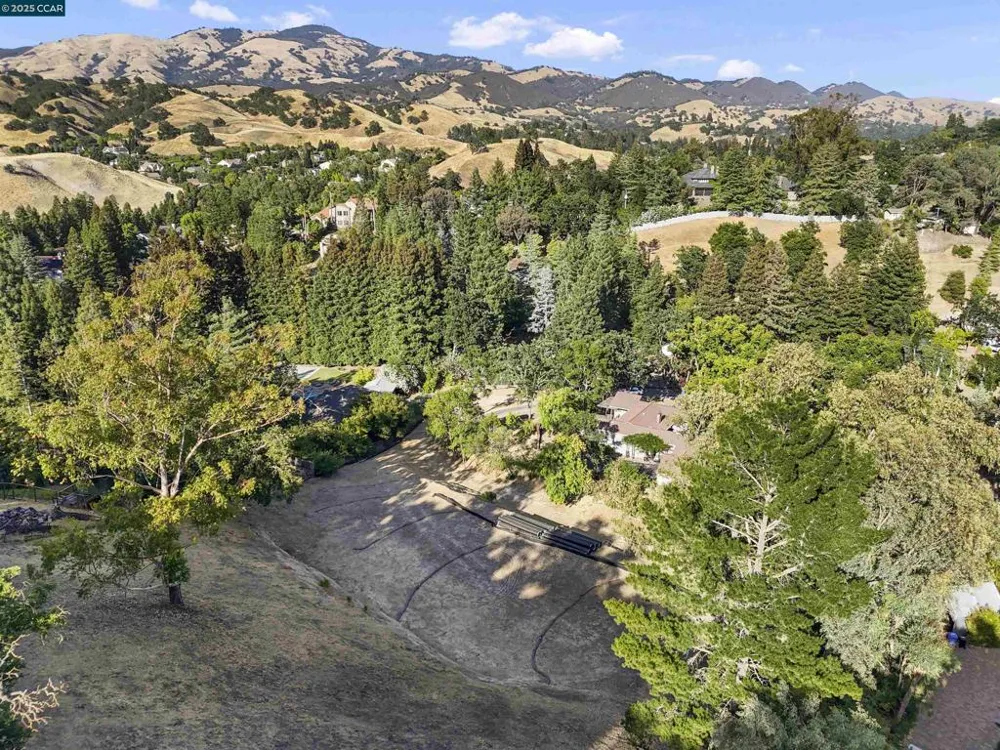 221 Dean Rd Alamo, CA 94507