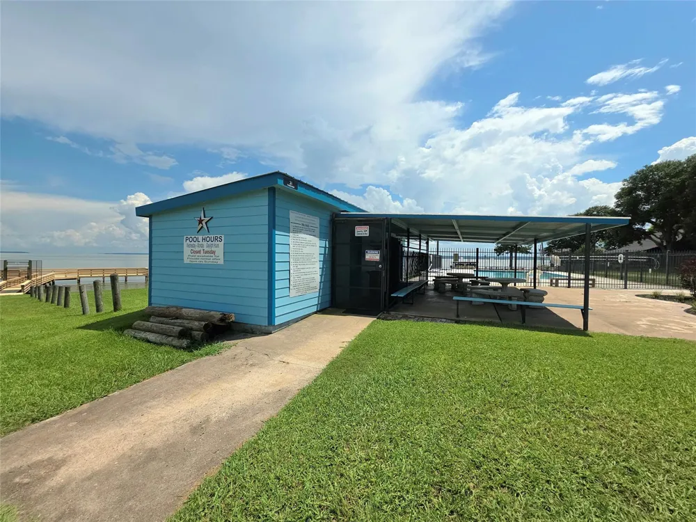 High Crest Dr Point Blank, TX 77364