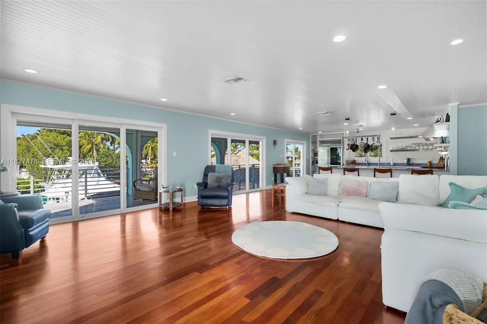 232 W Seaview Dr Duck, FL 33050