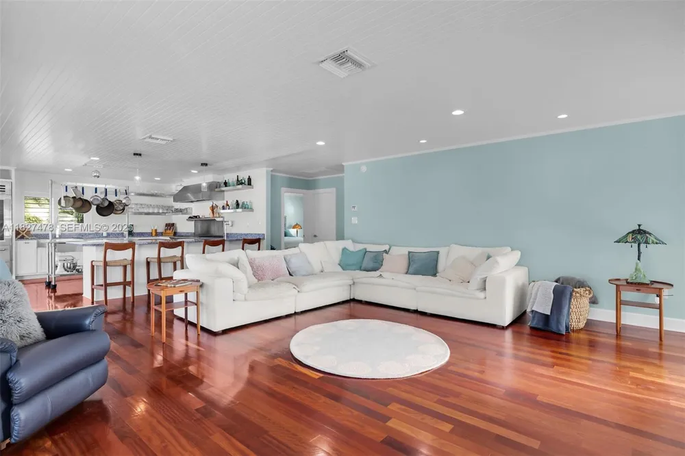 232 W Seaview Dr Duck, FL 33050