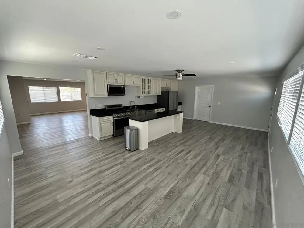 27452 Silver Lakes Pkwy Helendale, CA 92342