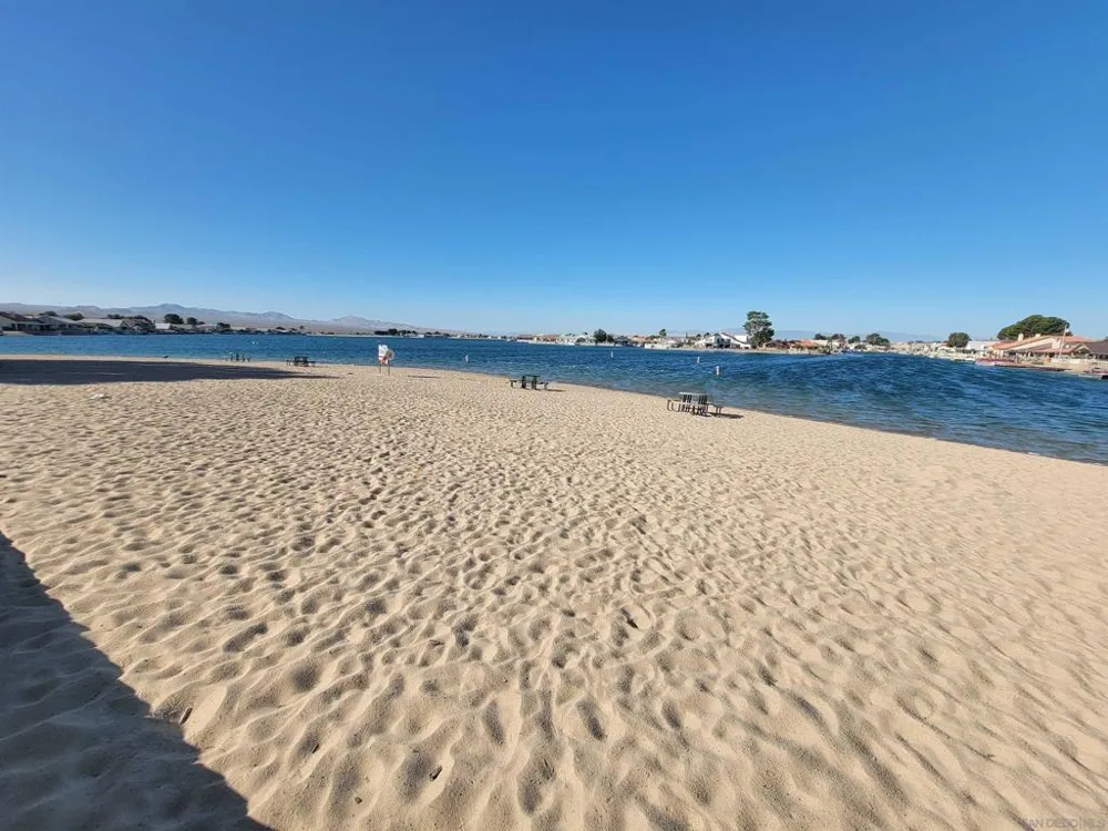 27452 Silver Lakes Pkwy Helendale, CA 92342