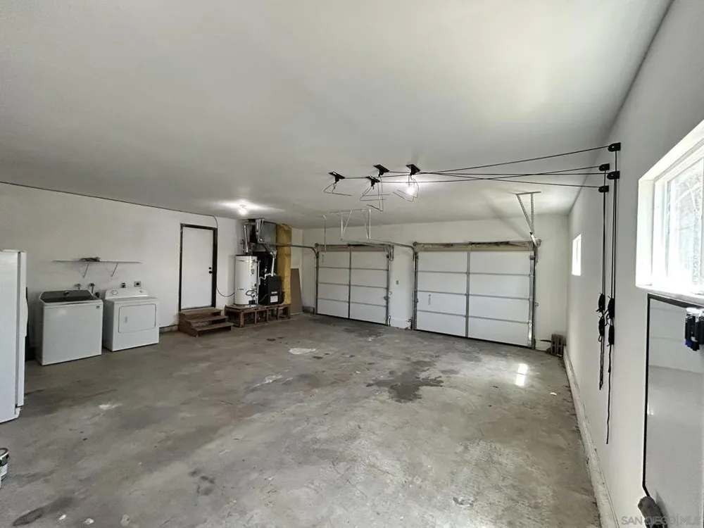 27452 Silver Lakes Pkwy Helendale, CA 92342
