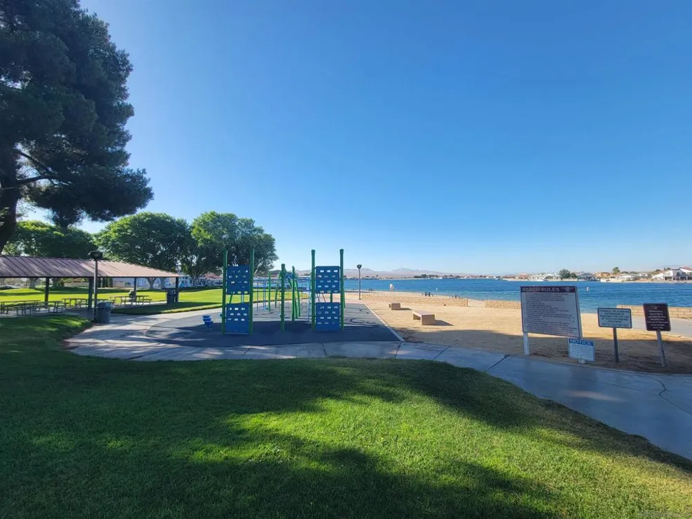 27452 Silver Lakes Pkwy Helendale, CA 92342