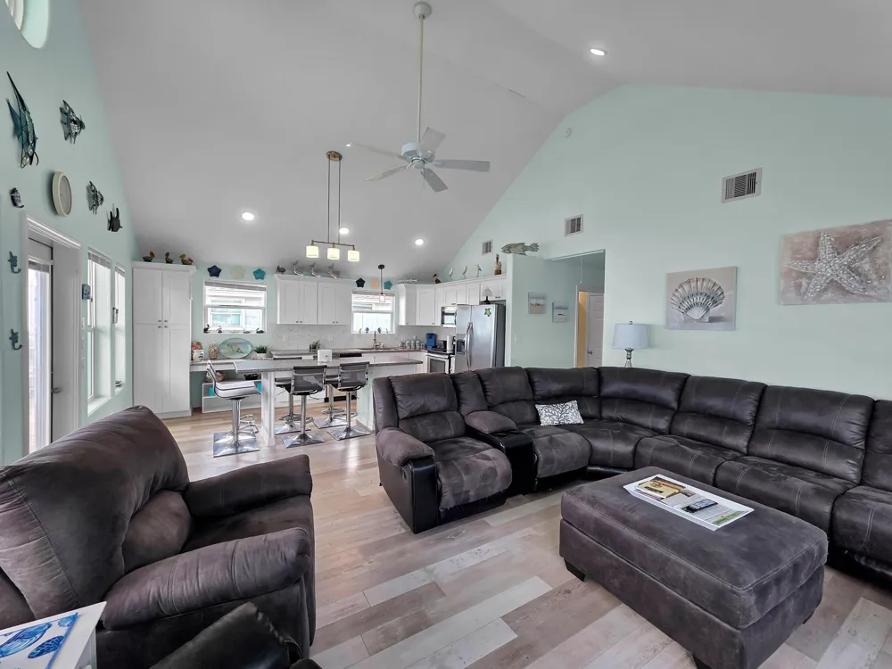 2496 Highway 87 Gilchrist, TX 77617