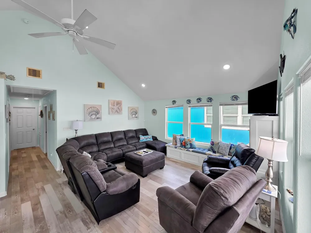 2496 Highway 87 Gilchrist, TX 77617