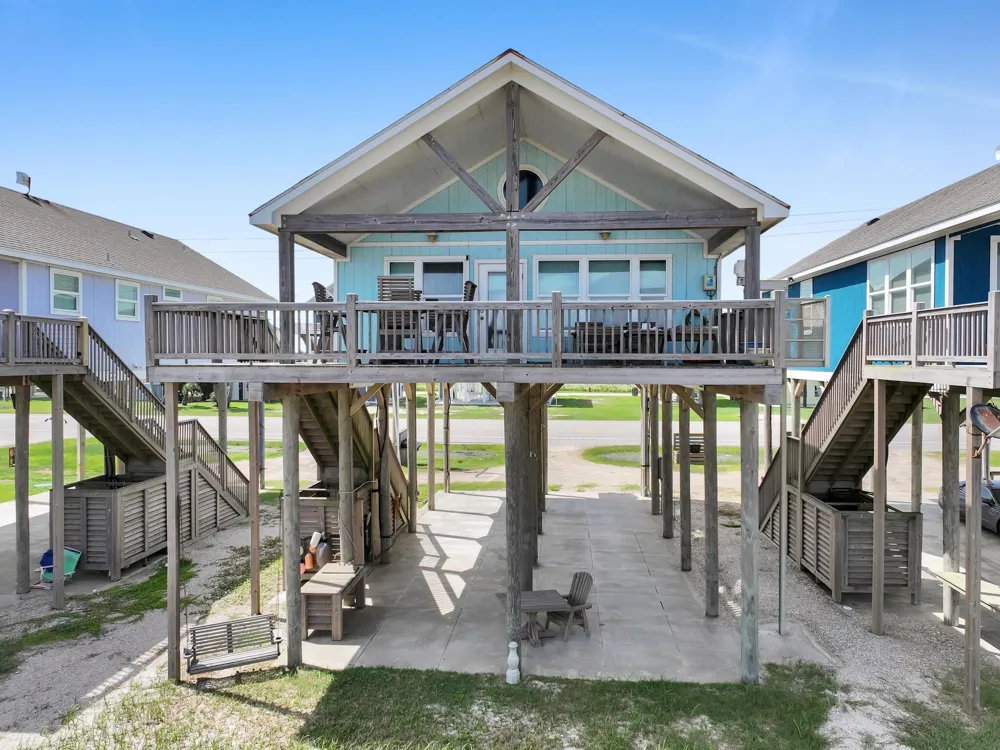 2496 Highway 87 Gilchrist, TX 77617