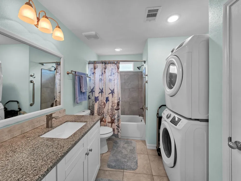 2496 Highway 87 Gilchrist, TX 77617