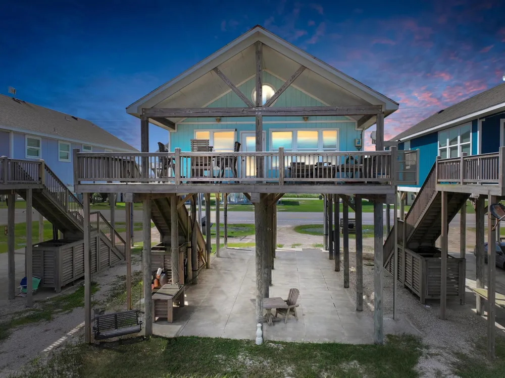 2496 Highway 87 Gilchrist, TX 77617