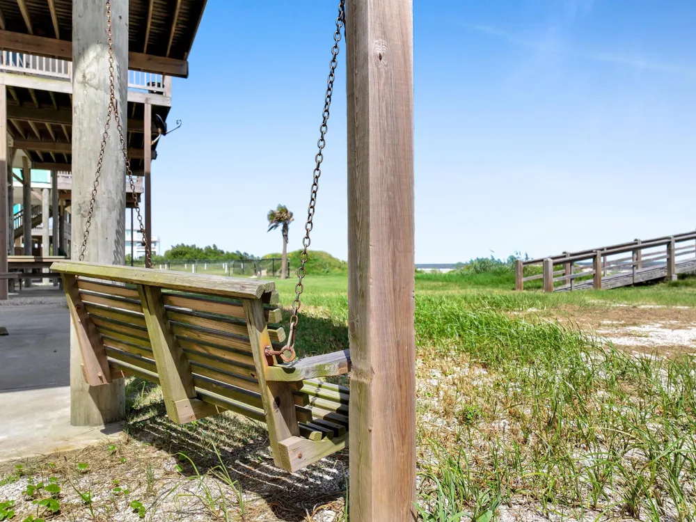 2496 Highway 87 Gilchrist, TX 77617