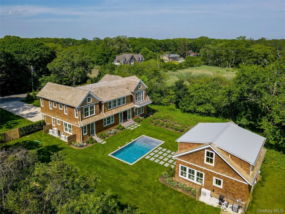161 South Road Westhampton, NY 11977
