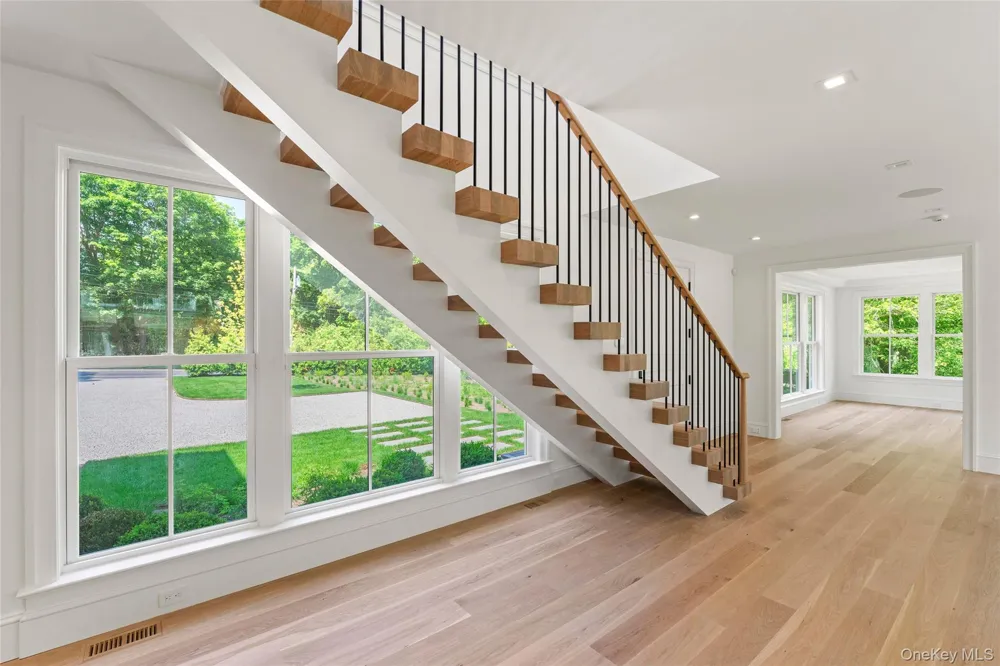 161 South Road Westhampton, NY 11977