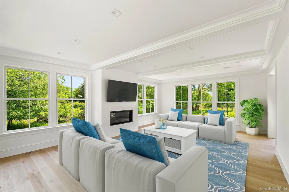 161 South Road Westhampton, NY 11977
