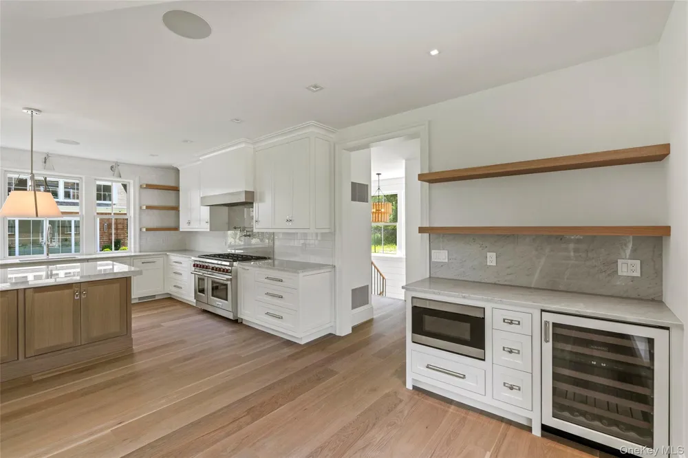 161 South Road Westhampton, NY 11977