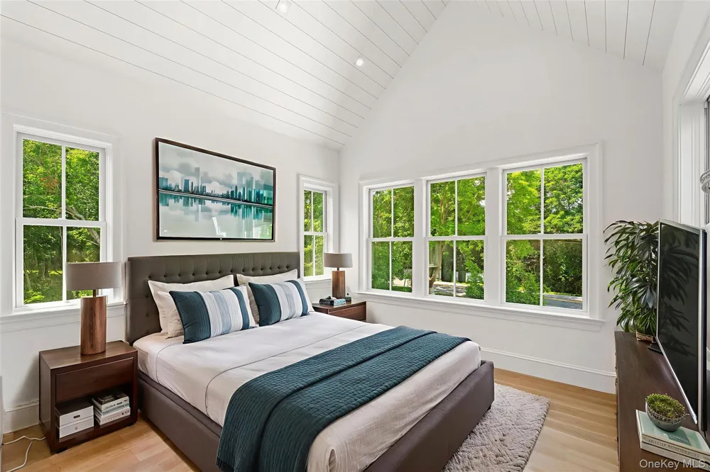 161 South Road Westhampton, NY 11977