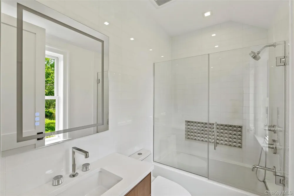 161 South Road Westhampton, NY 11977
