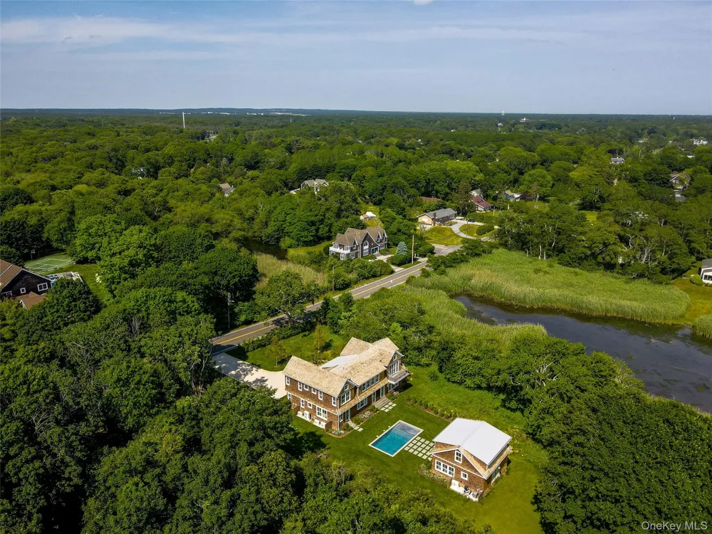 161 South Road Westhampton, NY 11977
