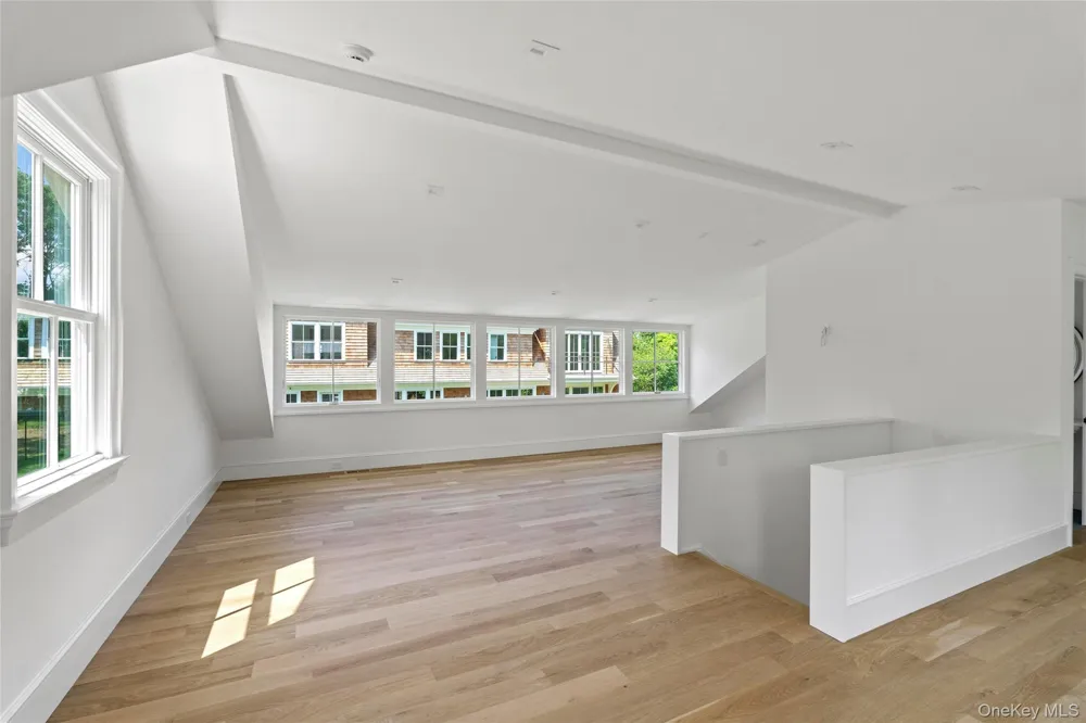 161 South Road Westhampton, NY 11977