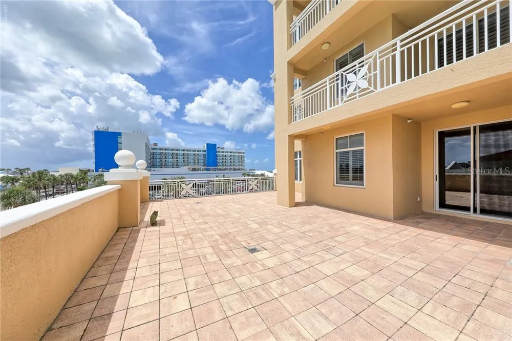 10 PAPAYA STREET #305 Clearwater Beach, FL 33767