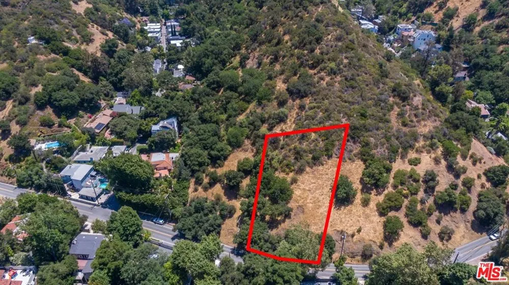 2250 Benedict Canyon Drive Beverly Hills, CA 90210