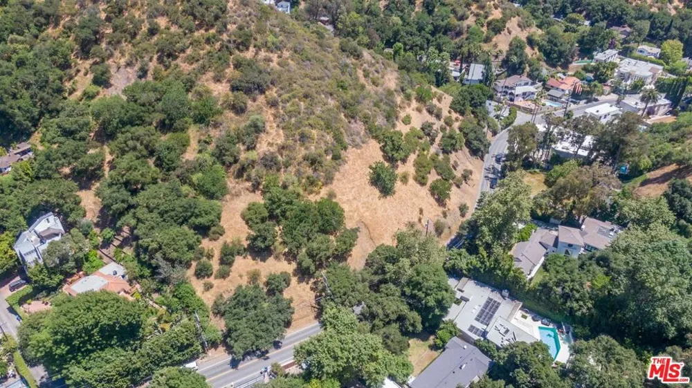 2250 Benedict Canyon Drive Beverly Hills, CA 90210
