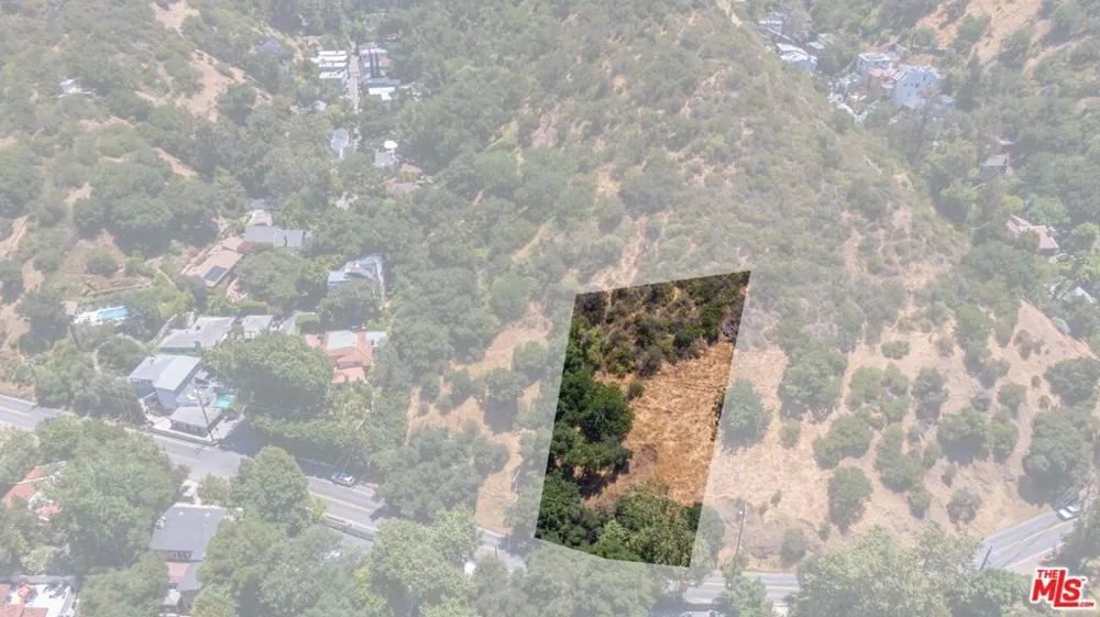 2250 Benedict Canyon Drive Beverly Hills, CA 90210