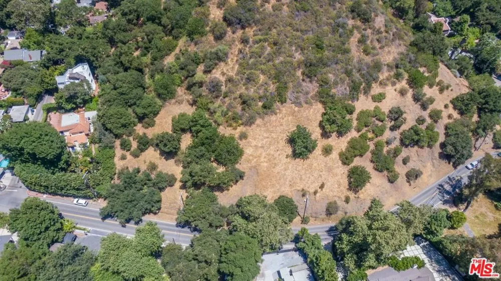2250 Benedict Canyon Drive Beverly Hills, CA 90210