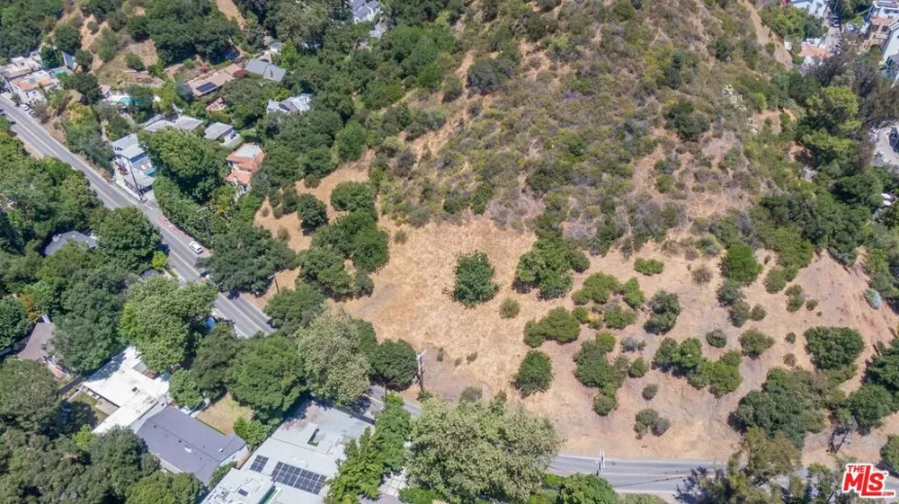2250 Benedict Canyon Drive Beverly Hills, CA 90210
